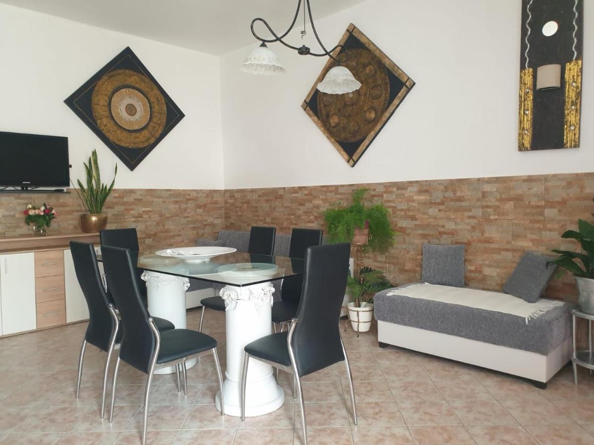 Casa Vacanze Con Giardino E Area Barbecue Martis Exterior photo